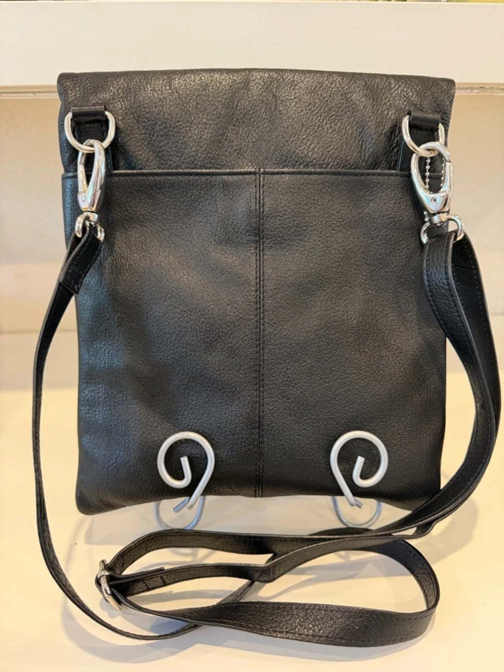 latico compact black
